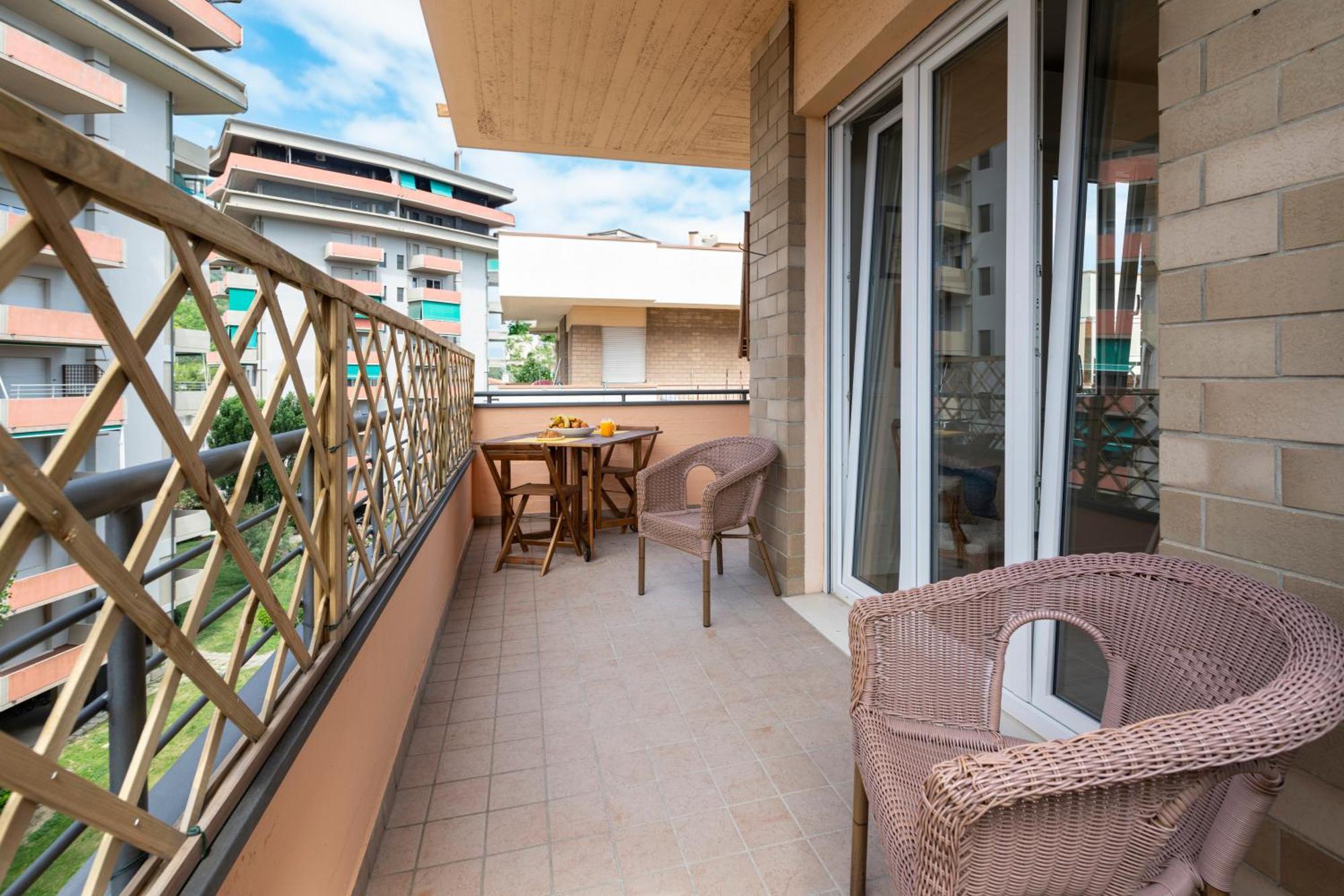 Casa Baia Flaminia Apartment Песаро Екстериор снимка